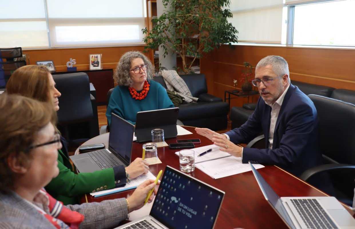 Reunión entre la consejera de Desarrollo Sostenible, Mercedes Gómez, y el secretario de Estado de Medio Ambiente, Hugo Moran.