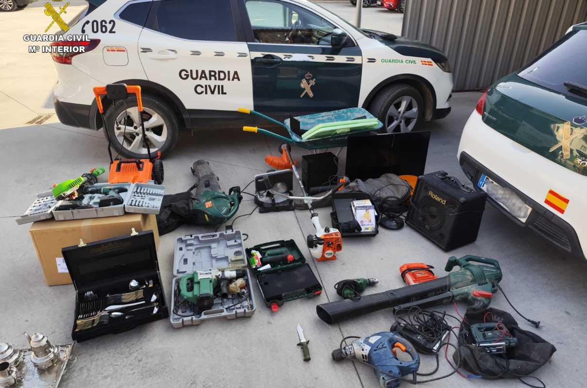 La Guardia Civil también recuperó gran parte de los objetos robados.