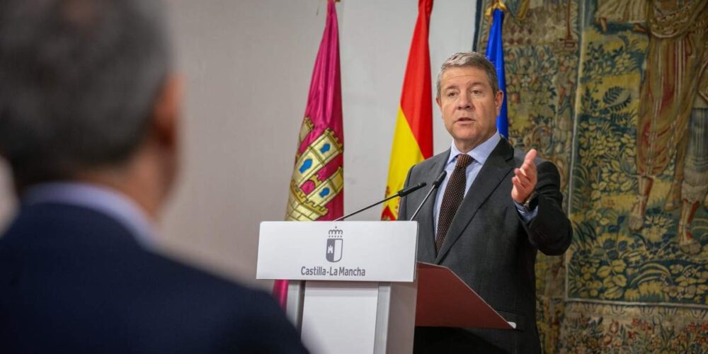 Page ha presidido, en Toledo, la firma de los convenios de colaboración con UCLM Y UAH.