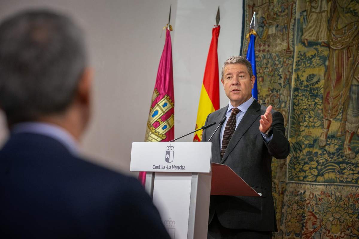 Page ha presidido, en Toledo, la firma de los convenios de colaboración con UCLM Y UAH.