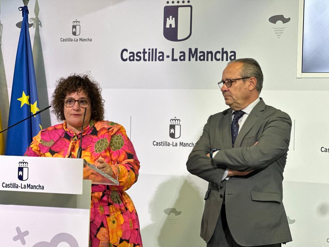 Ruiz Molina expuso a Patricia Ruiz (UGT) las líneas básicas del Presupuesto de 2025.