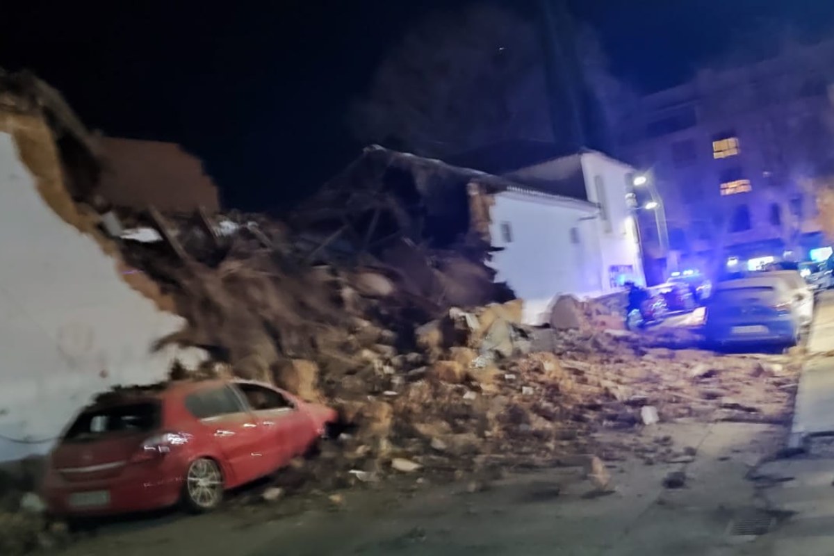 Derrumbe de la pared de la bodega en Tomelloso