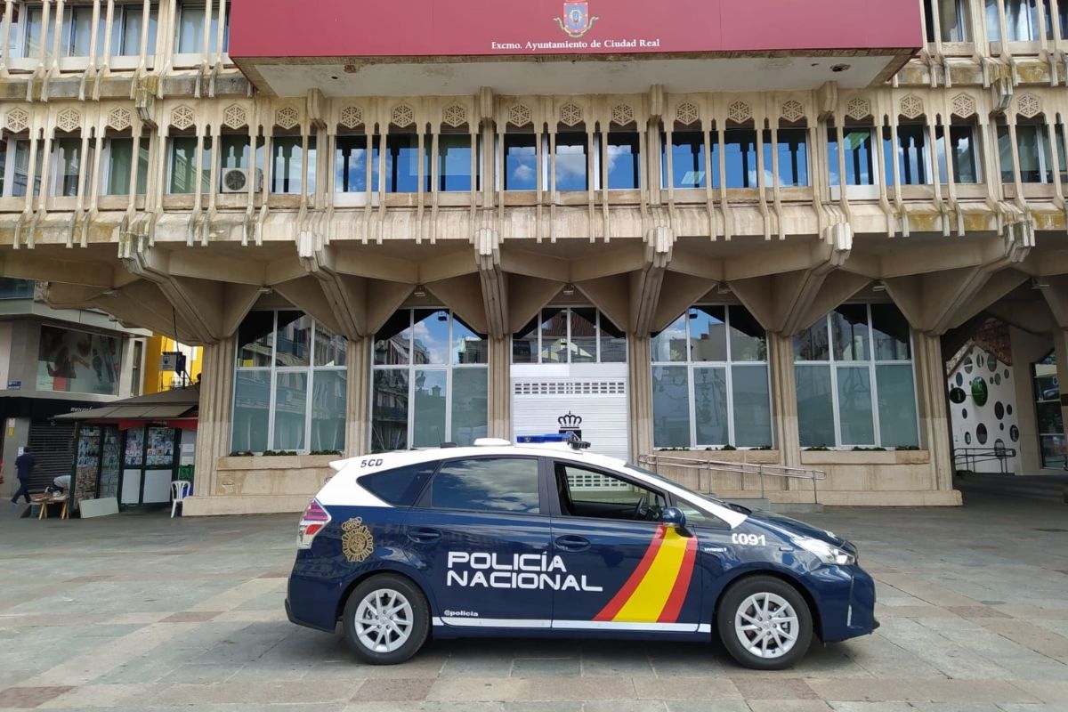 Un vehículo de la Policía Nacional en Ciudad Real