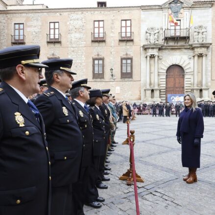 A comienzos de año, se celebró en la Plaza del Ayuntamiento de Toledo el bicentenario de la Policía Nacional, en un acto presidido por la Delegada del Gobierno, Milagros Tolón.