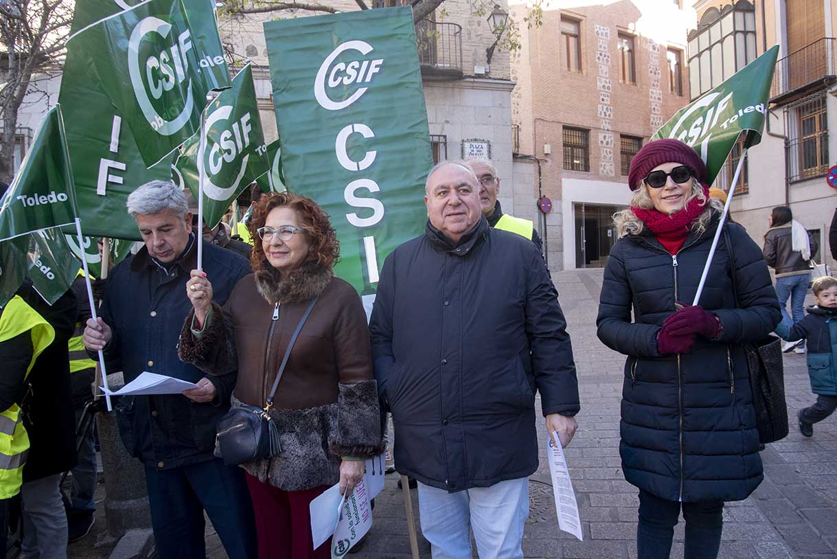 Dela Rosa, Riolobo y Tirado en la concentración por Muface convocada por CSIF