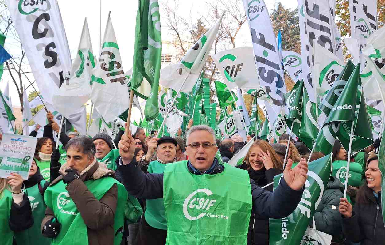 Lorenzo Domínguez, presidente de CSIF CLM, en la manifestación de Madrid.