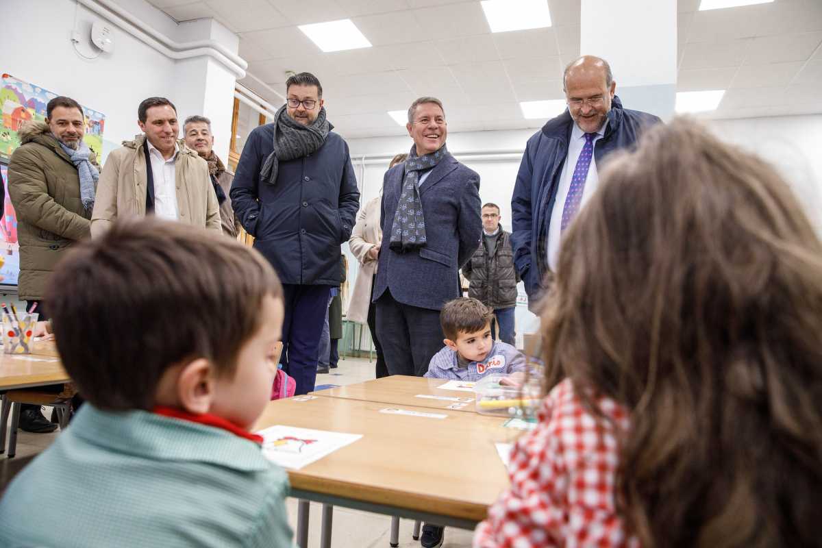 Inauguración de la escuela infantil de Talayuelas.