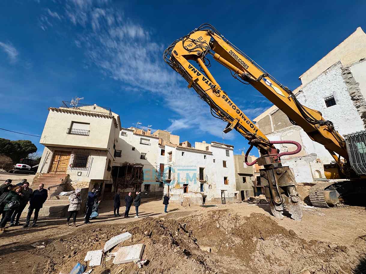 Labores de reconstrucción de Letur, un mes y medio después de la DANA. Imagen Elena Valero.