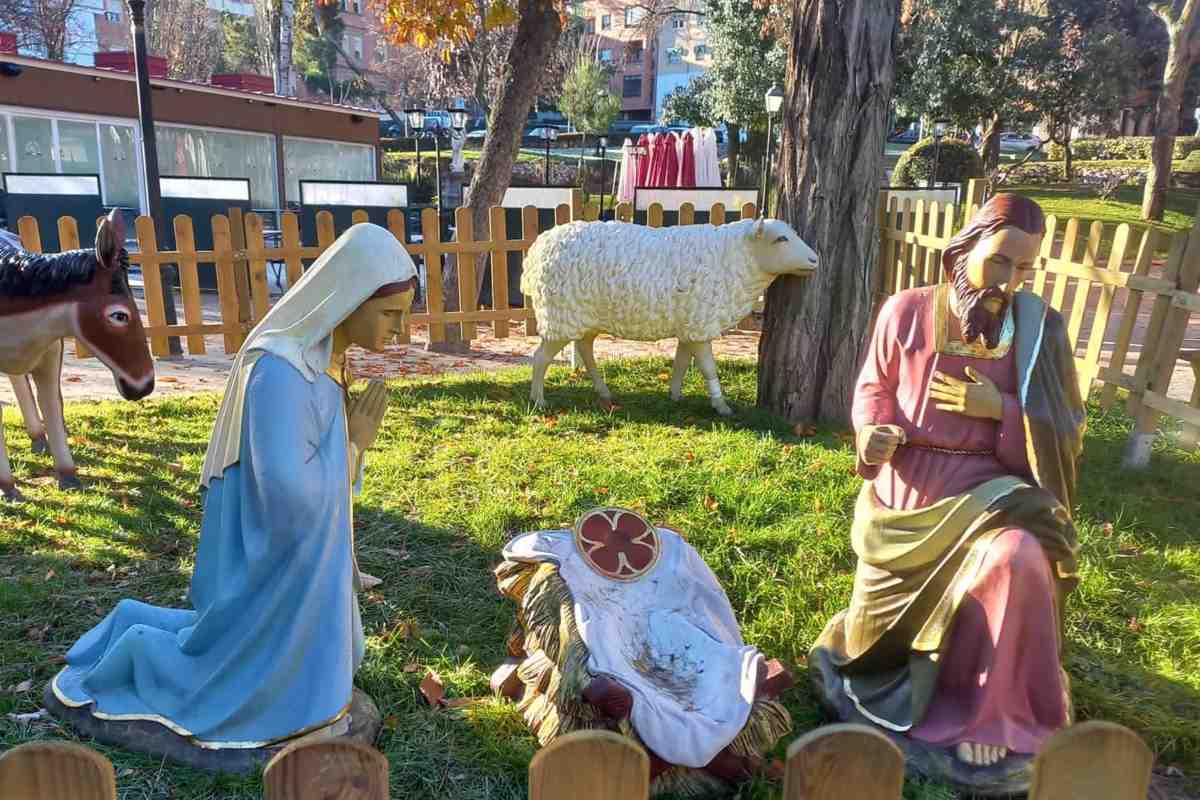 Belén sin el Niño Jesús del parque de la Concordia.