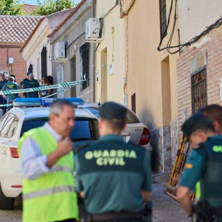 Un hombre mató presuntamente a una joven de unos 17 años y ha herido gravemente a su mujer, de 36 años, al dispararlas con un arma de fuego en la localidad toledana de Otero. Foto: Manu Reino.