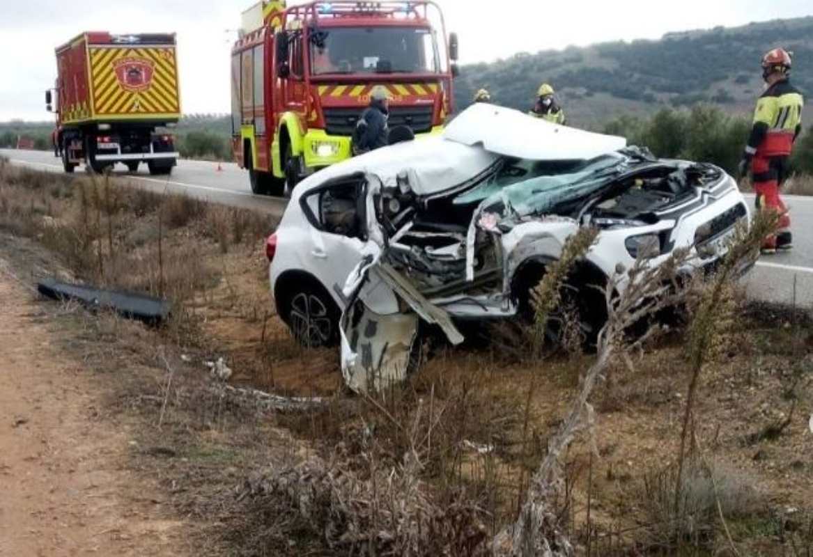 Así quedó el vehículo en el accidente de Tembleque. Foto: Cpeis Toledo.