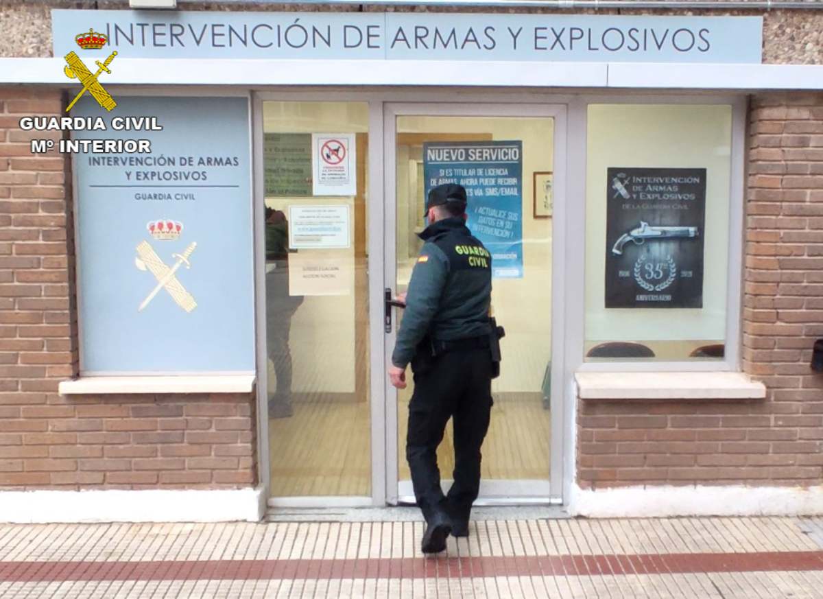 Guardia Civil Artículos Pirotécnicos