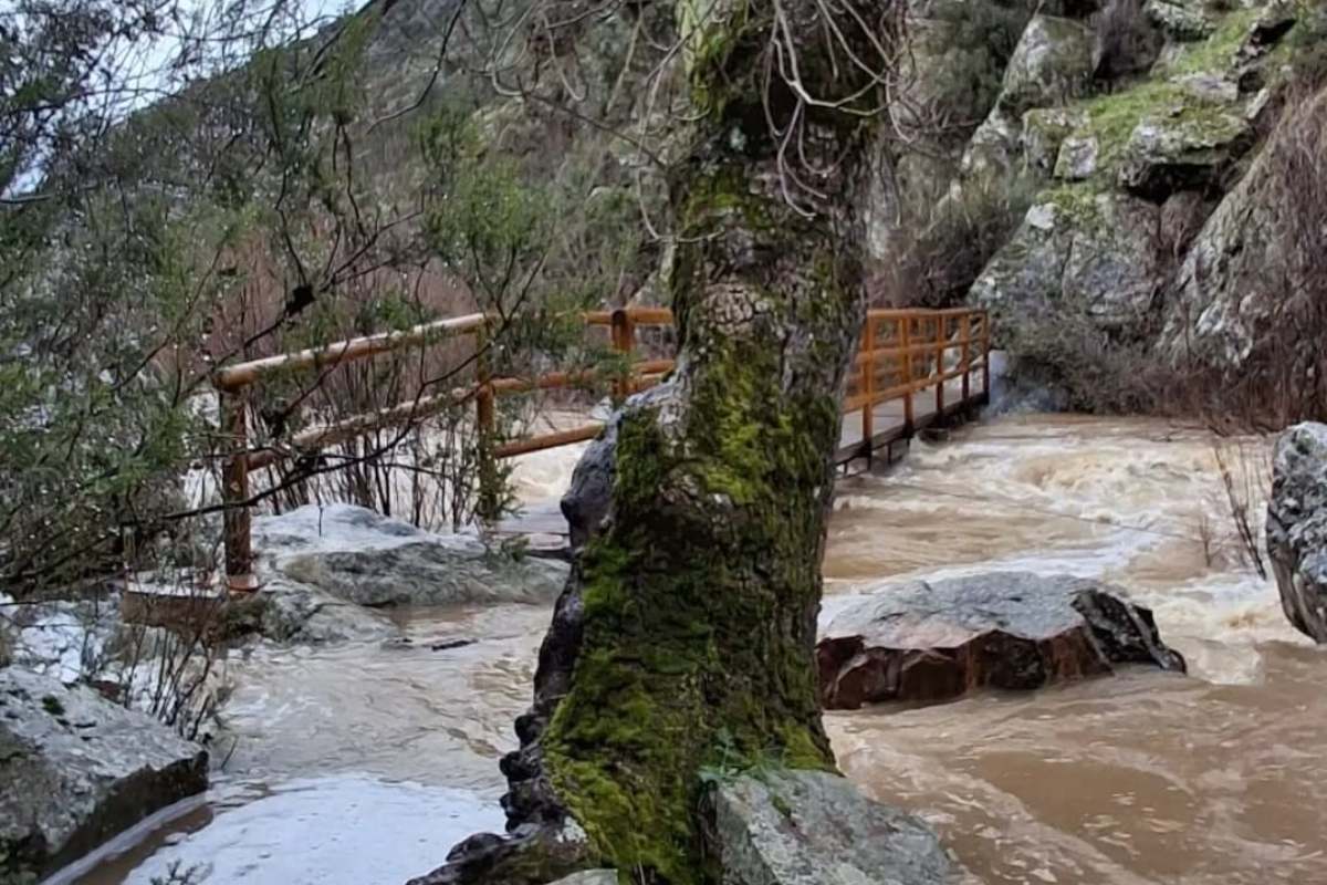 Pasarela de la ruta del Boquerón del Estena