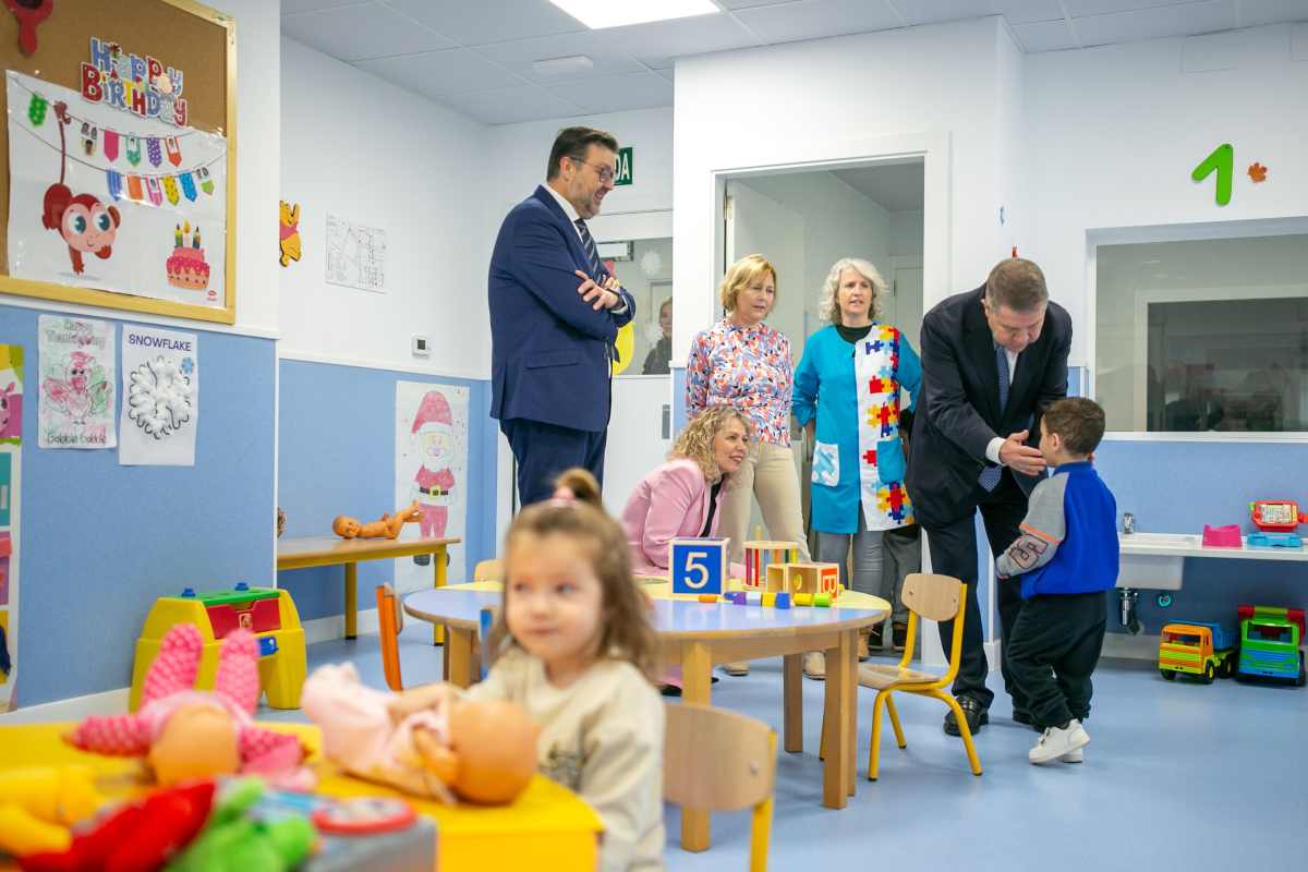 El consejero de Educación, Cultura y Deportes, Amador Pastor, en la inauguración, a cargo del presidente de Castilla-La Mancha, de la ampliación de la Escuela Infantil ‘Arco Iris’.