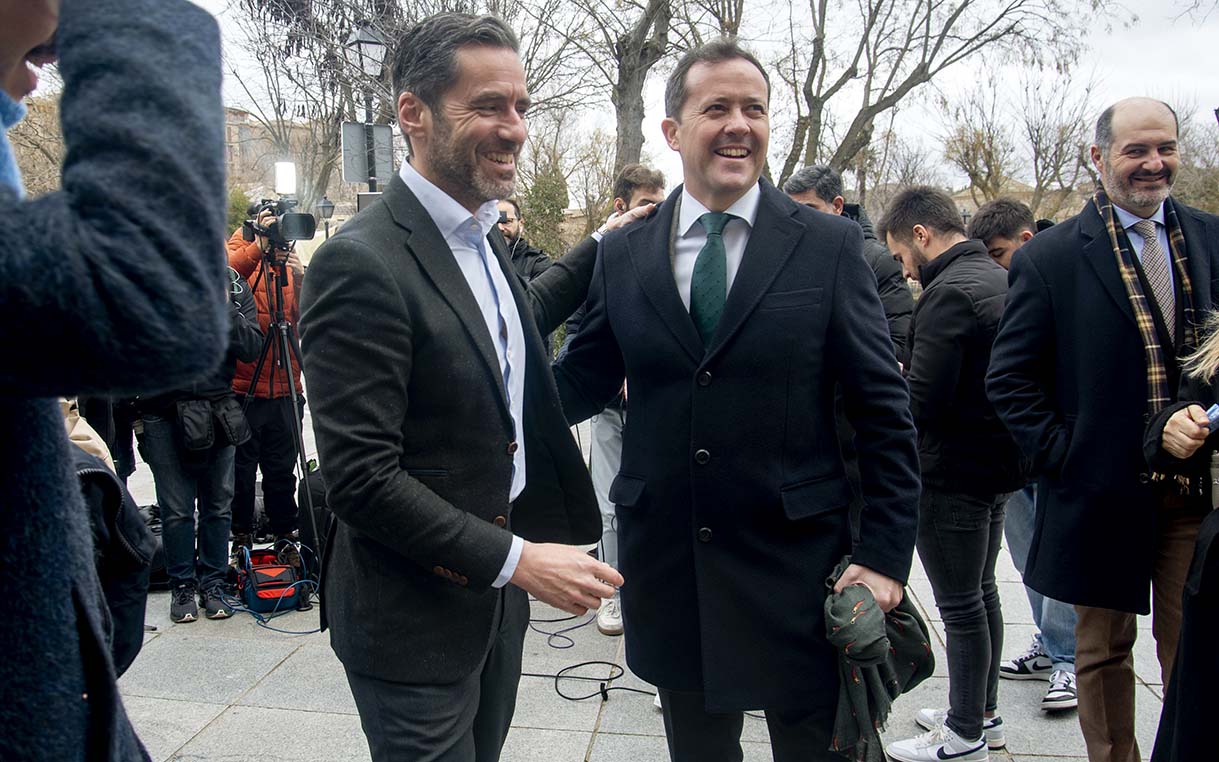 El portavoz del PP, Borja Sémper, junto al alcalde de Toledo, Carlos Velázquez, en su visita este miércoles a la ciudad. Foto: ENCLM/Rebeca Arango.