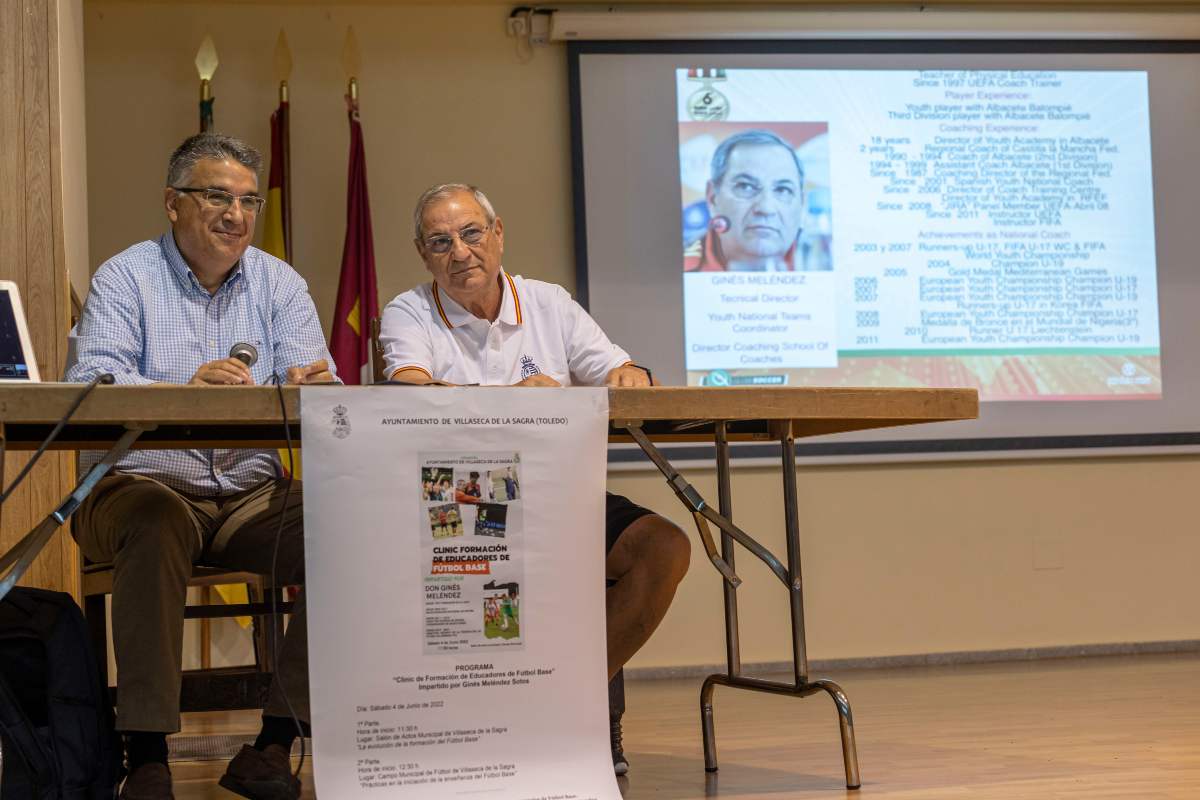 Enrique de la Rosa (Izquierda), con Ginés Meléndez, en un clinic de formación de formadores de fútbol.