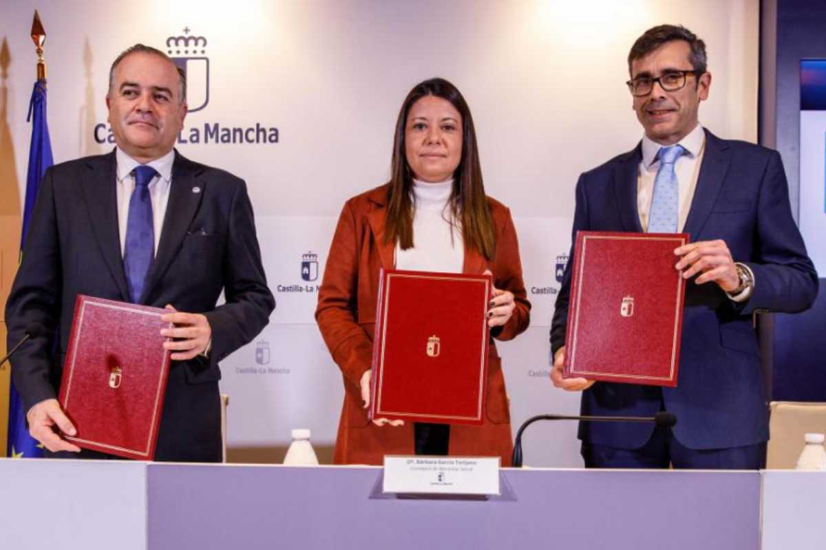 Firma del convenio de la iniciativa ‘Ciudades Amigas de la Infancia’ en Castilla-La Mancha