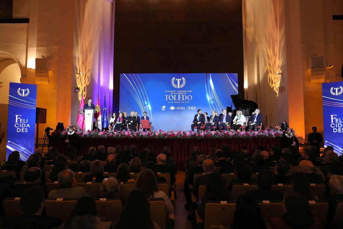 Entrega de Honores y Distinciones en el Día de San Ildefonso, en Toledo.