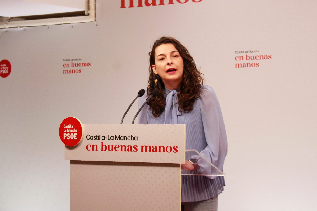 Paloma Jiménez dijo que el PP "está friendo a impuestos" a los vecinos de los municipios donde gobierna.