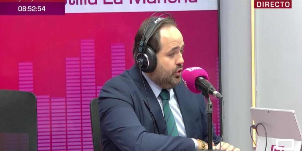 El presidente del PP de Castilla-La Mancha, Paco Núñez, en una entrevista en Radio Castilla-La Mancha