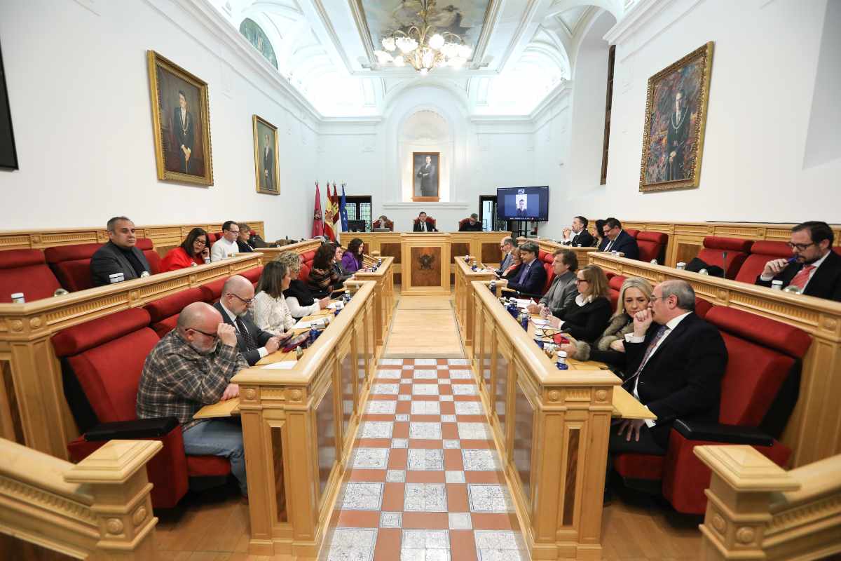 Imagen del pleno del Ayuntamiento de Toledo.