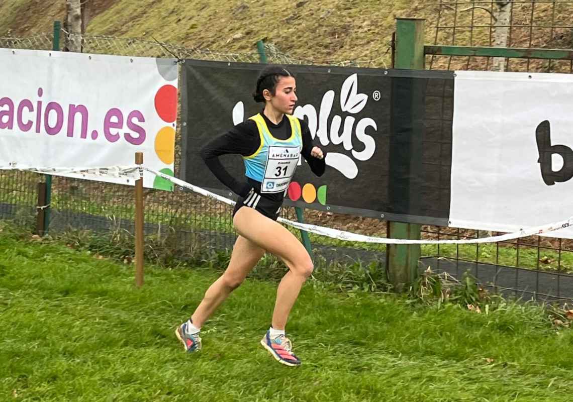 Silvia Rey, en pleno esfuerzo en el Cross de Elgoibar.