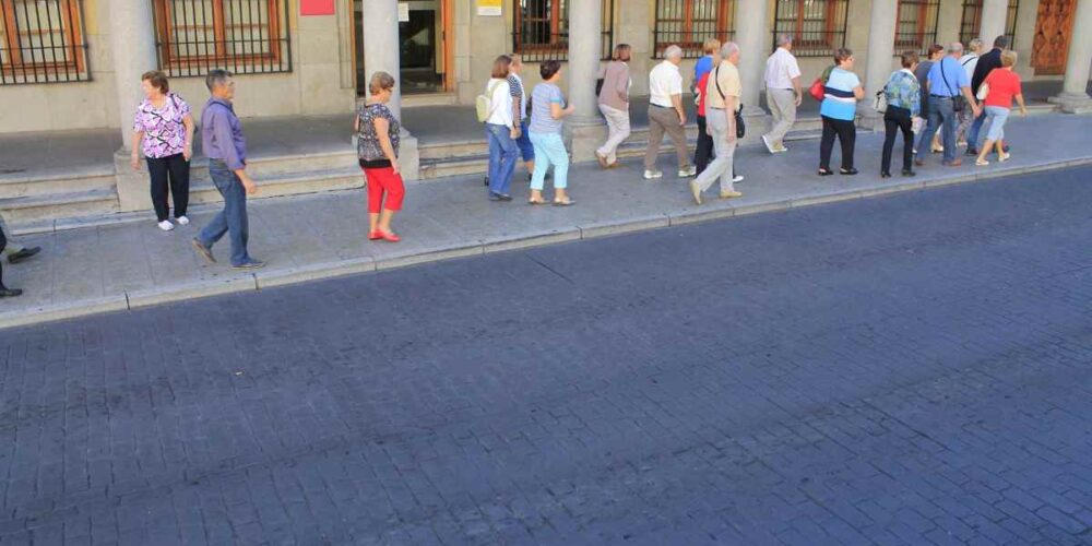 Turistas por Toledo.