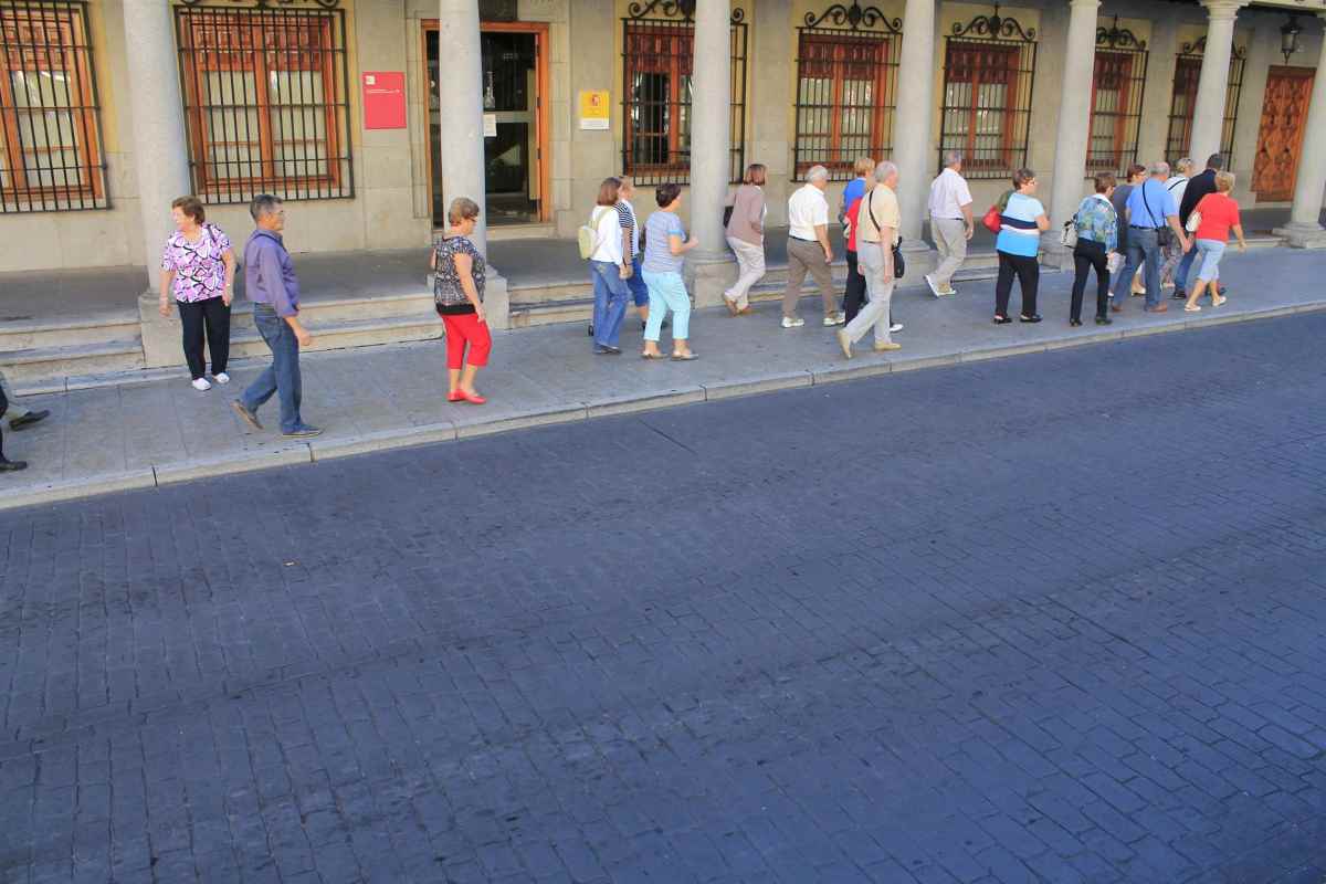 Turistas por Toledo.