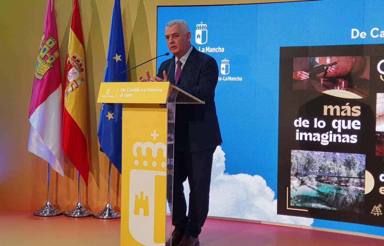 El presidente de la Diputación de Guadalajara, José Luis Vega, en Fitur.