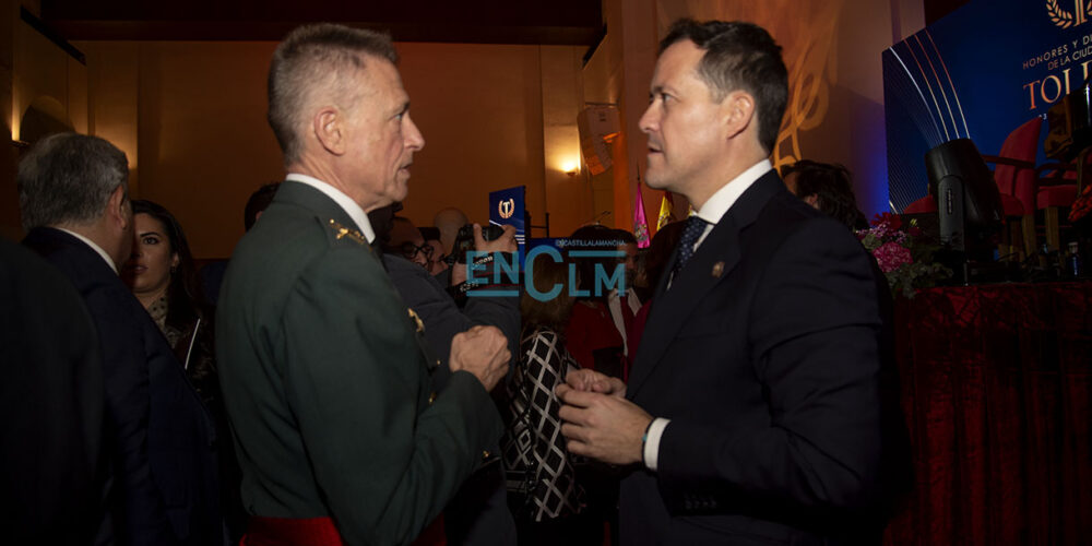 Carlos Velázquez y Francisco Javier Vélez, jefe de la 2ª Zona de la Guardia Civil, Castilla-La Mancha. Foto: Rebeca Arango.