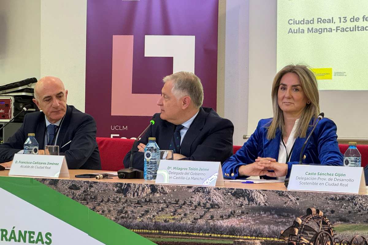 Inauguración de las jornadas a cargo de Samuel Moraleda, Francisco Cañizares y Milagros Tolón