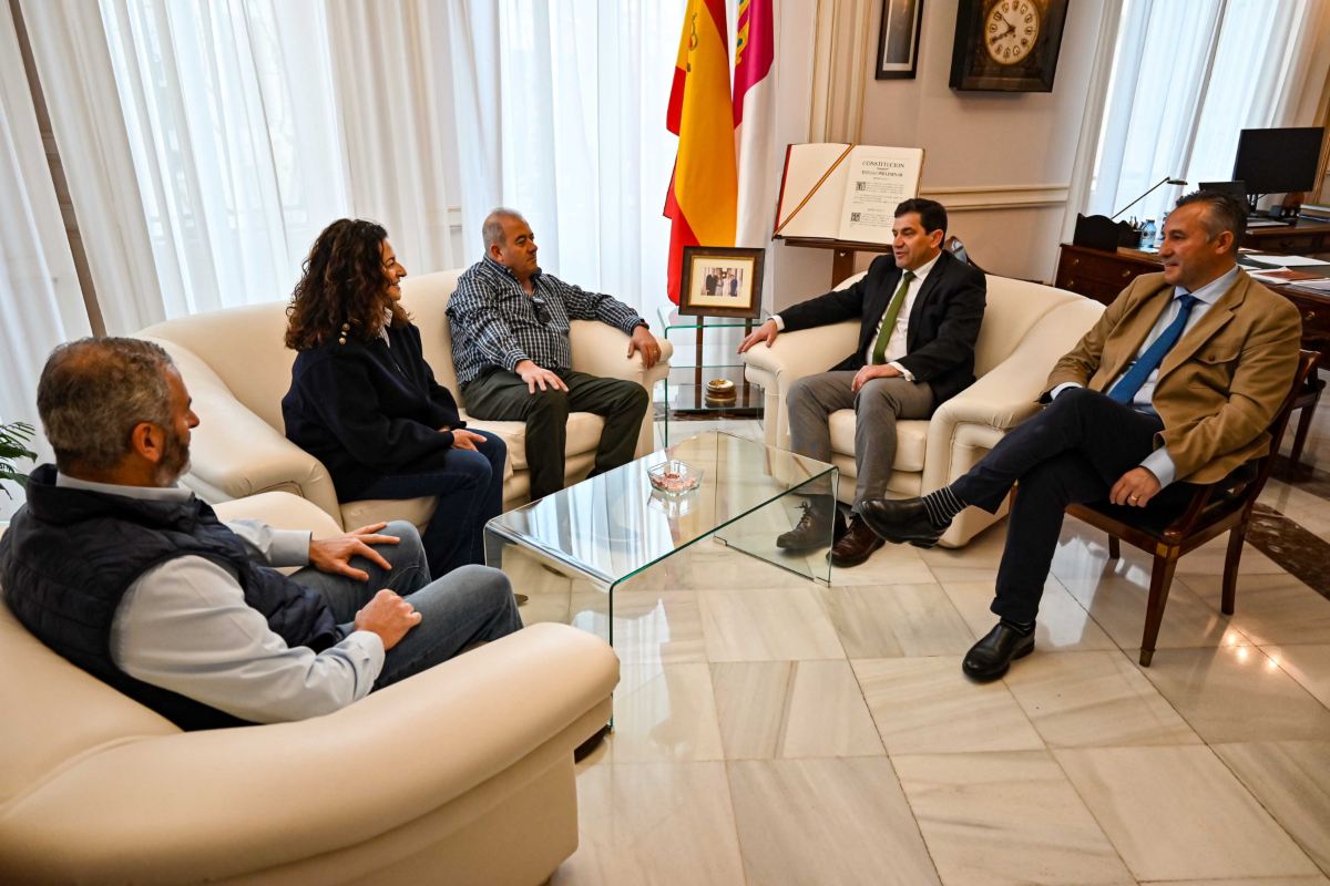 Reunión entre los hijos de Herrera Piña y representantes de la Diputación de Ciudad Real