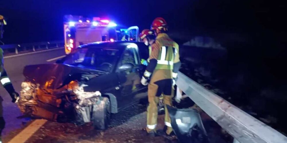 Accidente en la TO-22. Imagen: bomberos de Ayuntamiento de Toledo.