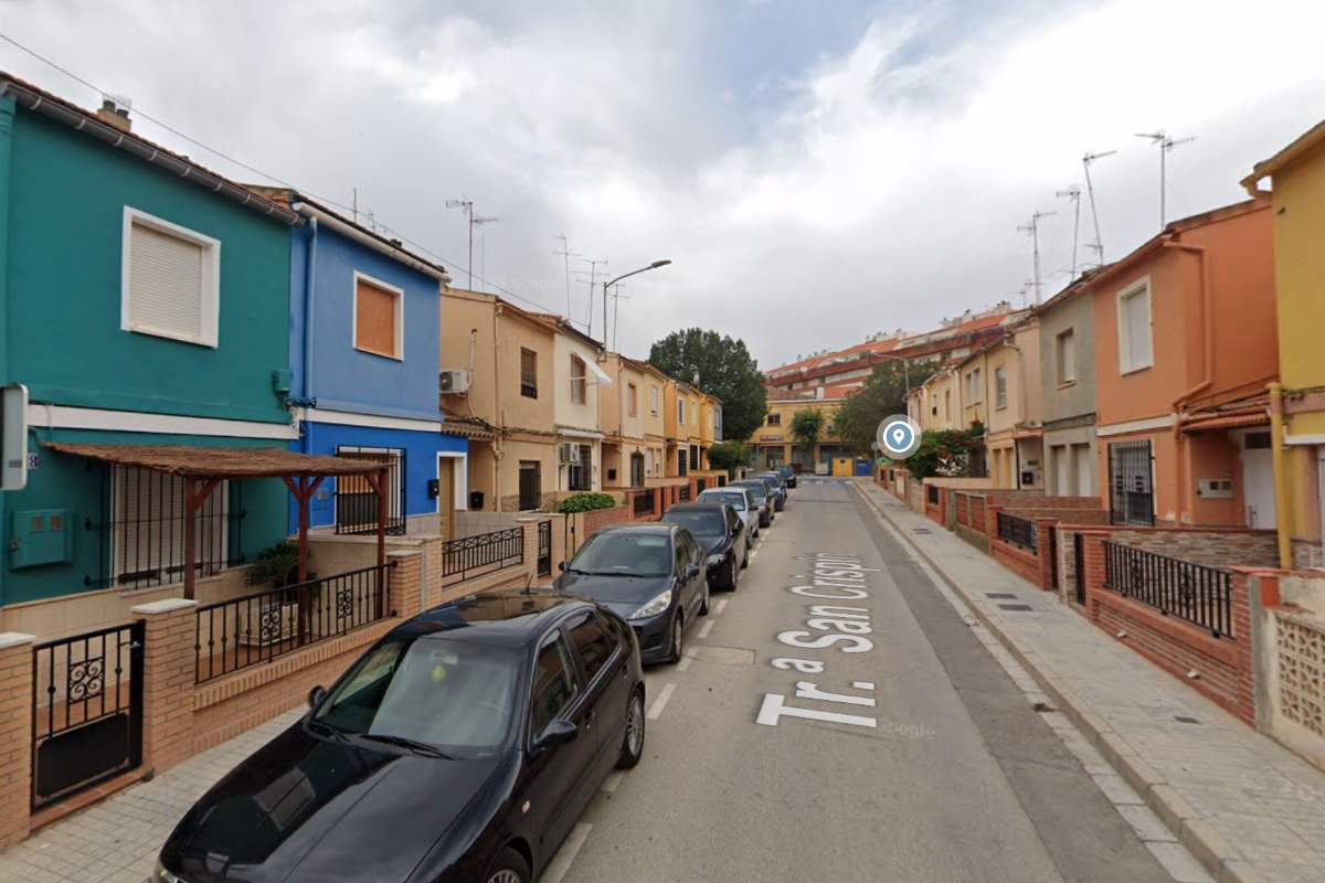 El accidente de tráfico se ha producido en la calle San Crispín de Almansa (Albacete). Foto: Google Maps