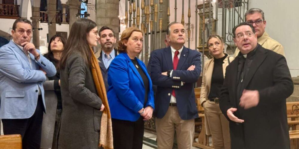 Visita del Ayuntamiento de Talavera de la Reina y la Diputación de Toledo a la basílica del Prado de la ciudad. Foto: Ayuntamiento de Talavera