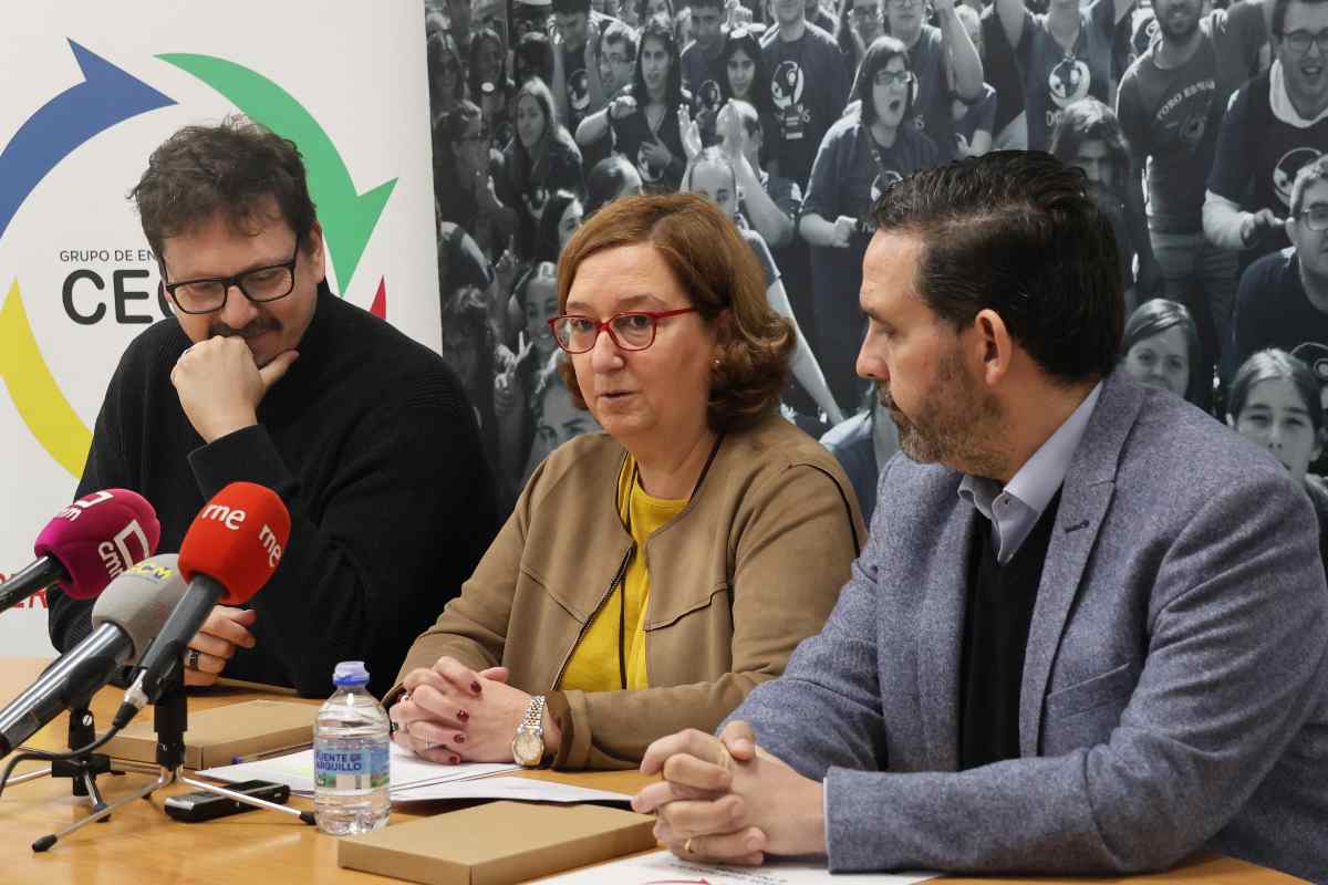 Andrés Martínez, Conchi Cedillo y Joaquín Romera, haciendo público el nuevo convenio entre la Diputación y Futurvalía.