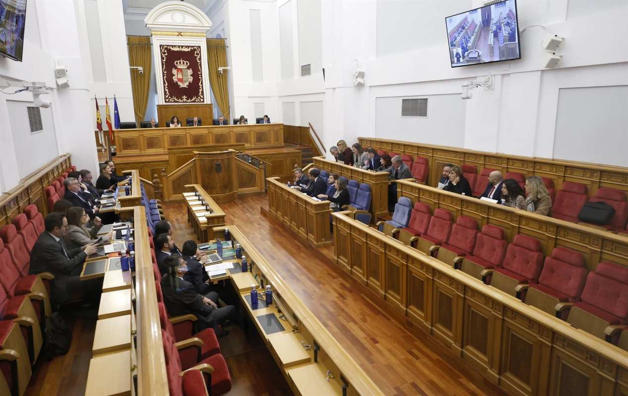 Pleno en las Cortes de Castilla-la Mancha.