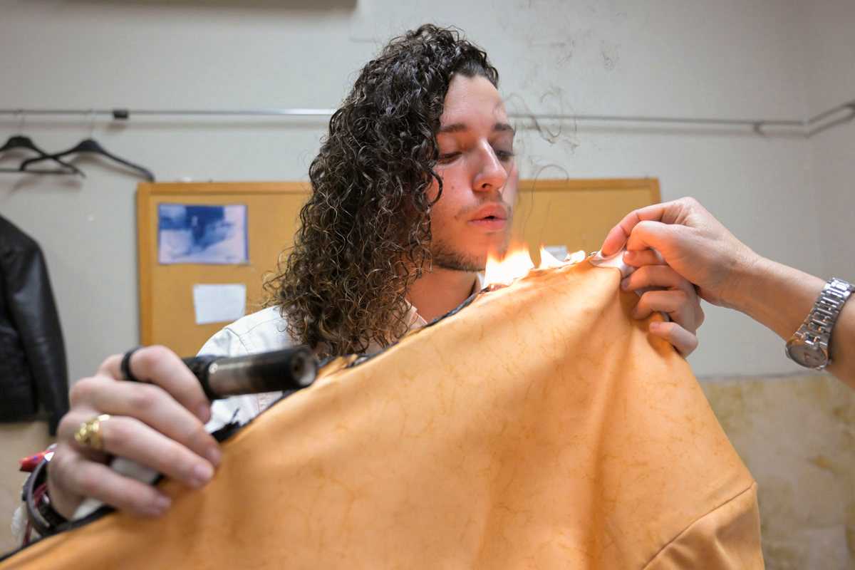 Álex Culebras, joven diseñador de Almodóvar del Campo (Ciudad Real). EFE/Jesús Monroy