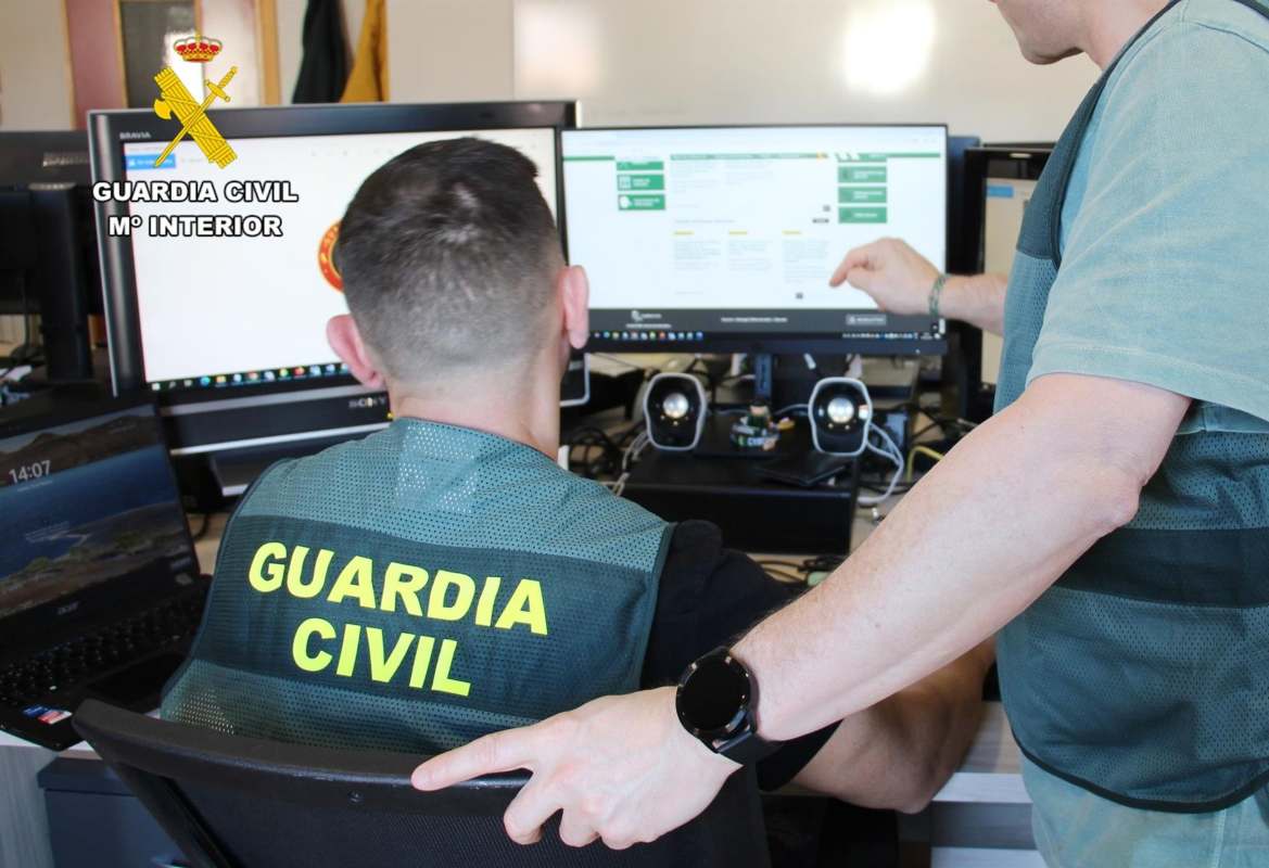 La Guardia Civil resuelve un delito de ciberestafas.