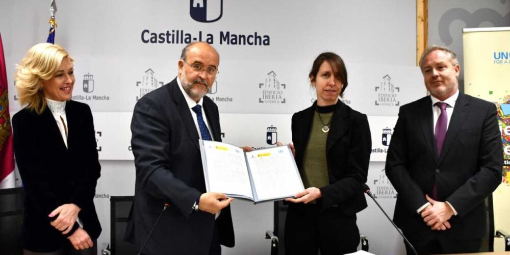 Firma del convenio entre el Gobierno de Castilla-La Mancha y ONU-Hábitat.