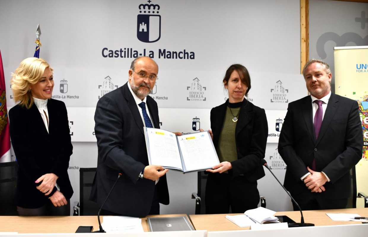 Firma del convenio entre el Gobierno de Castilla-La Mancha y ONU-Hábitat.