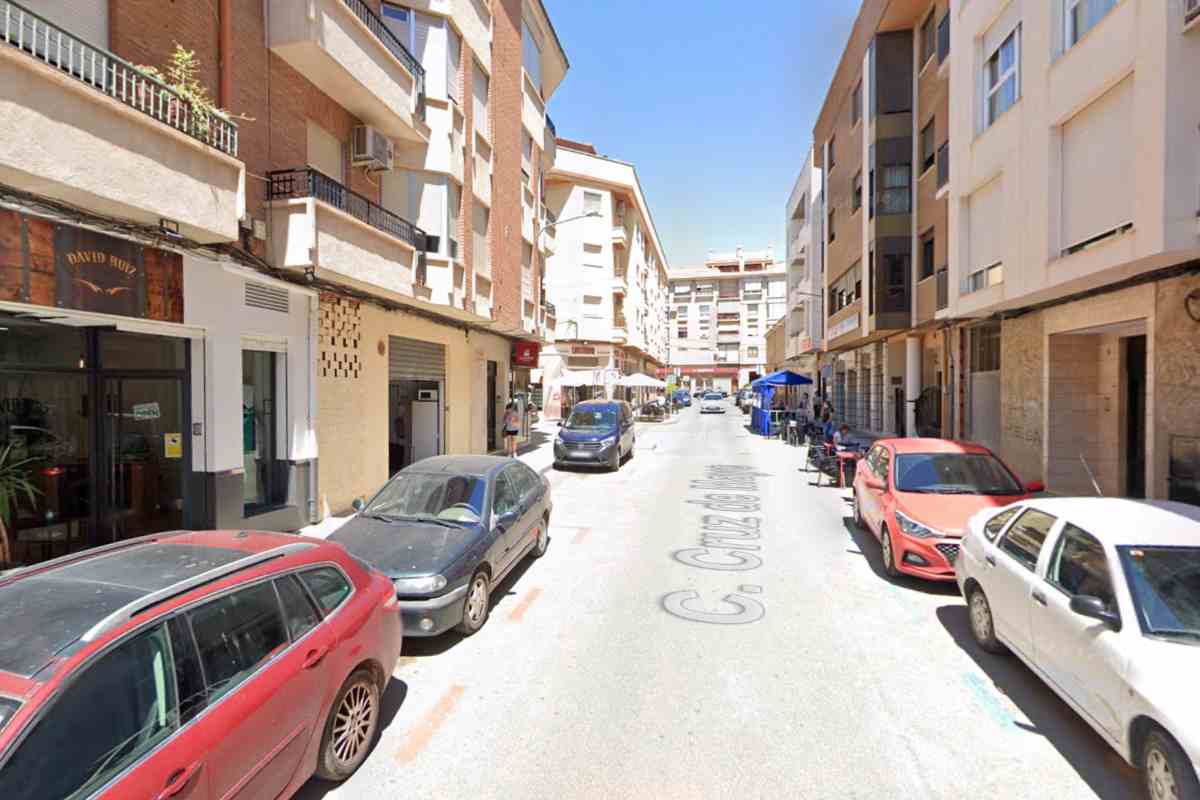 El incendio se ha producido en un edificio de la calle Cruz de Mayo de Hellín (Albacete)