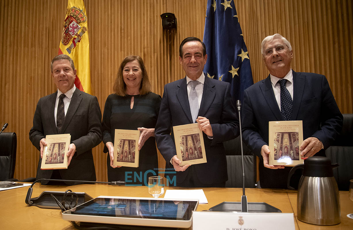 Presentación del libro de Bono en el Congreso