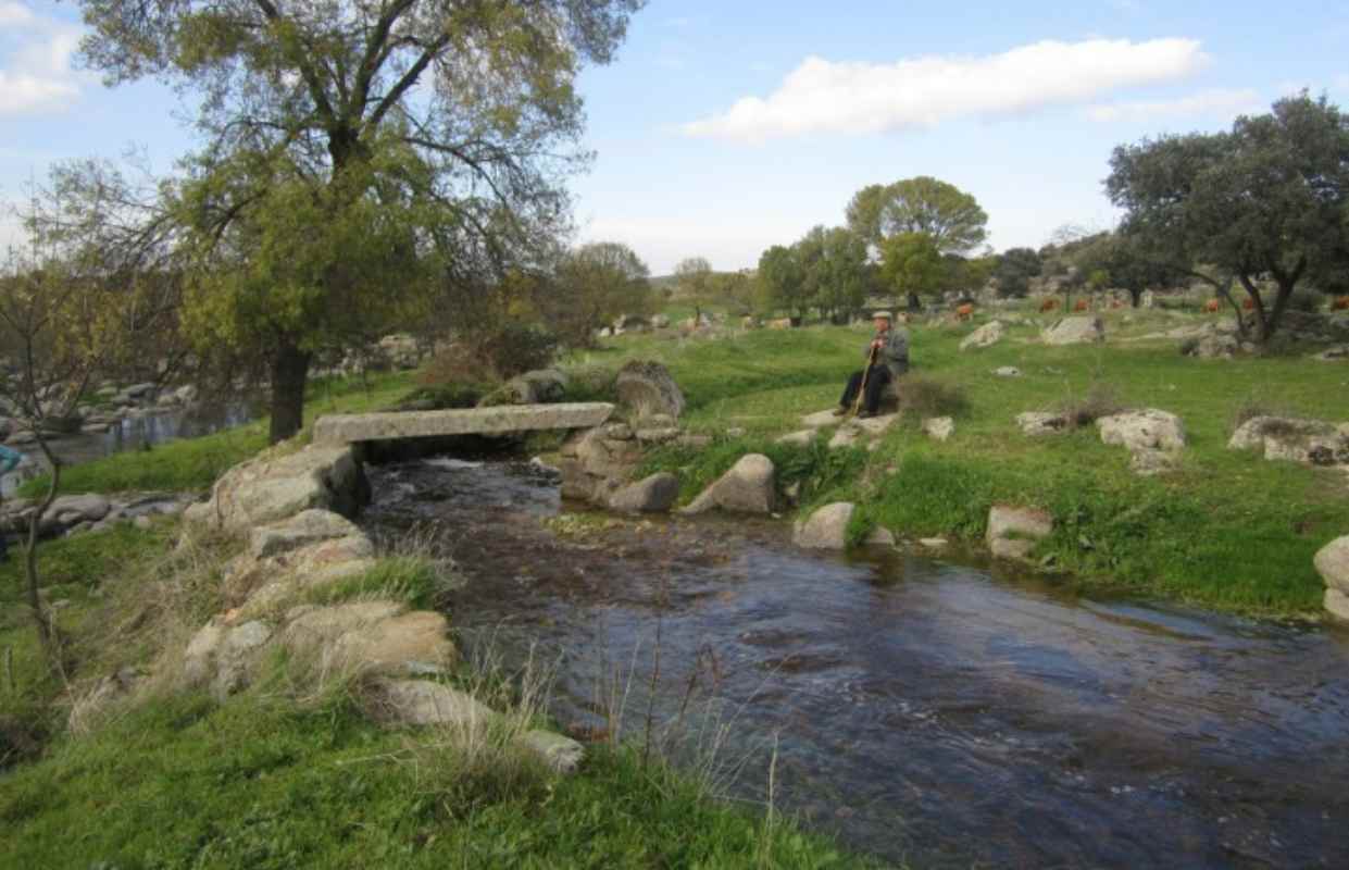 Sendero 'las tumbas moras' recomendado por la Federación regional de deportes de montaña.