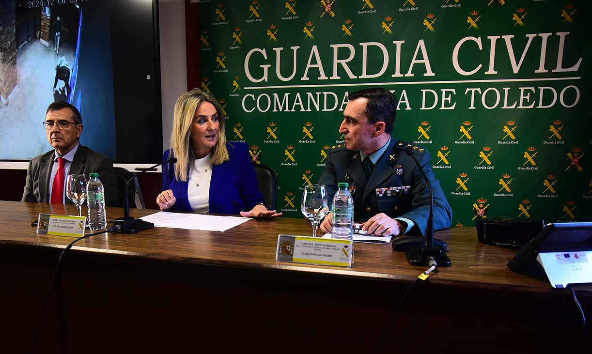 Carlos Ángel Devia, Milagros Tolón y José María Gil Armario. Foto: Rebeca Arango.