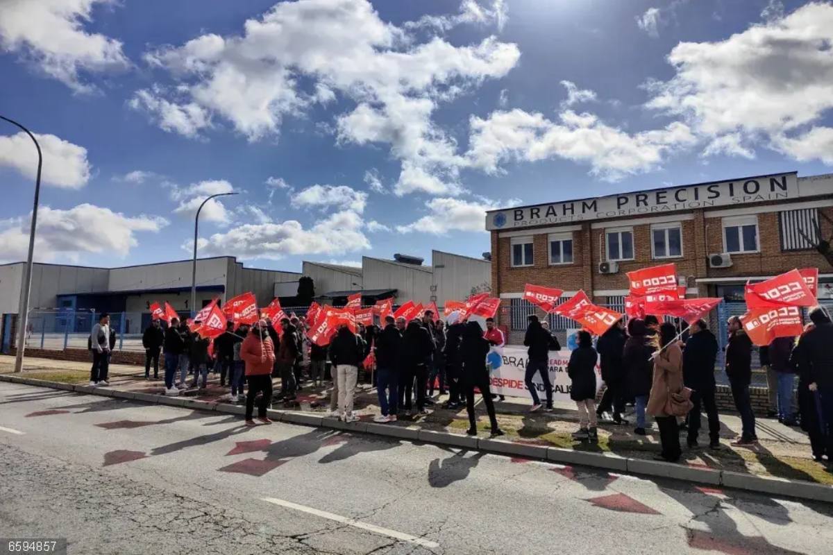 Protesta de los trabajadores a las puertas de la empresa