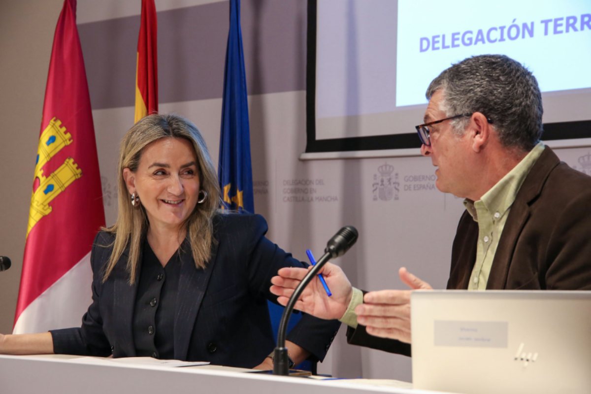 La delegada del Gobierno de España en Castilla-La Mancha, Milagros Tolón y el delegado de la Aemet en la región, Luis María Bañón. Foto: Delegación del Gobierno de España en Castilla-La Mancha