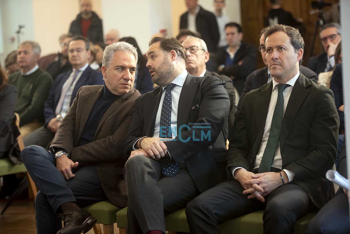 Elías Bendodo, Paco Núñez y Carlos Velázquez. Foto: Rebeca Arango.