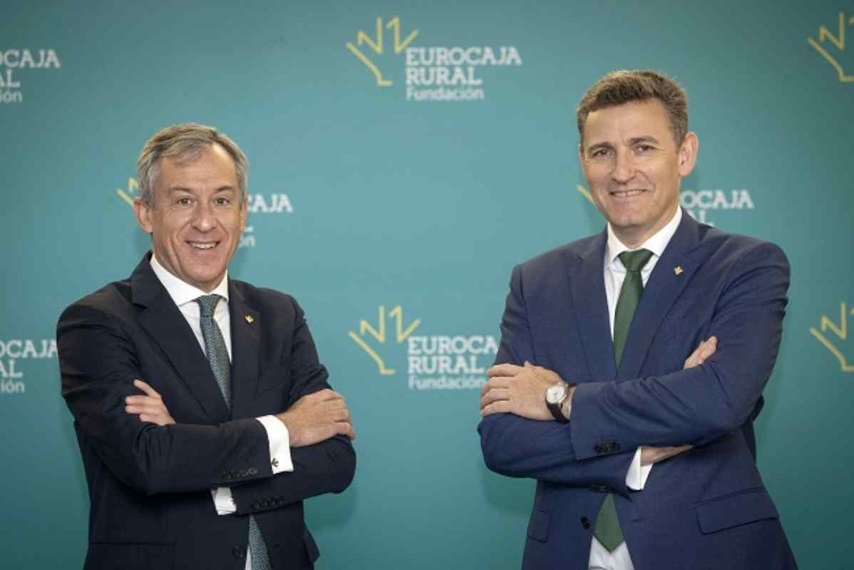 El director general de la entidad, Víctor Manuel Martín López, y presidente de la entidad, Javier López.