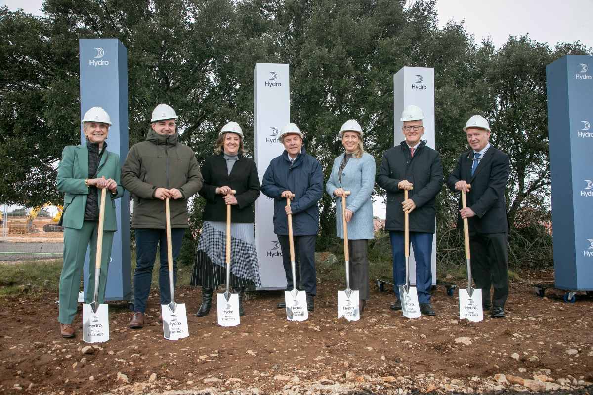 Primera piedra de la planta de Hydro Aluminio en Torija (Guadalajara).